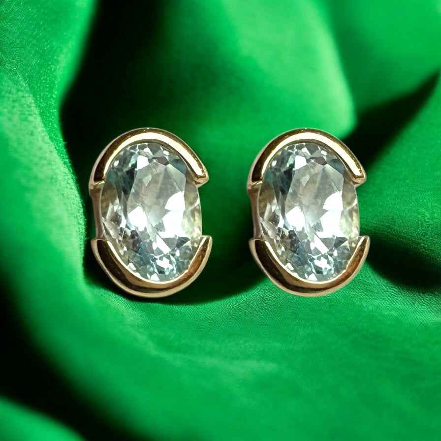 Topaz earring 9k gold