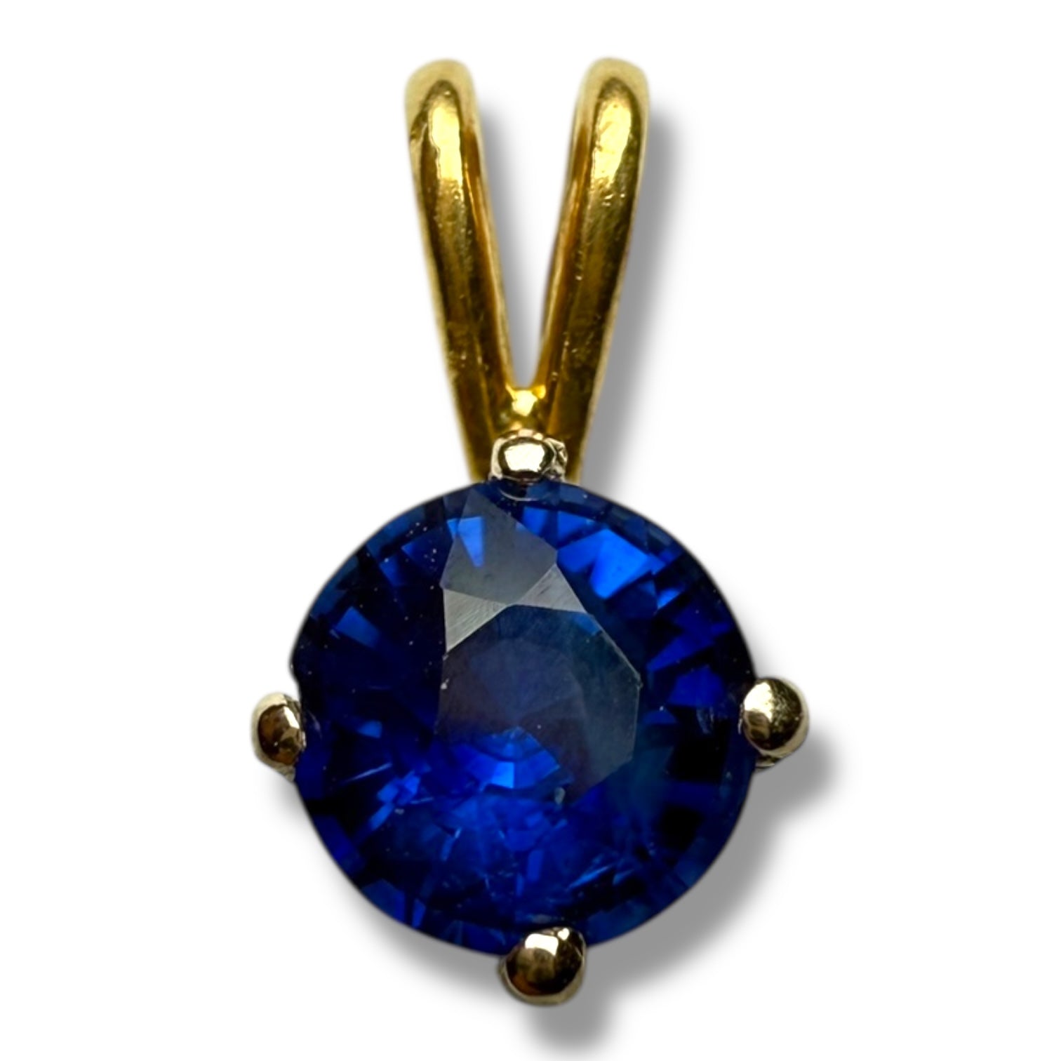 Sapphire pendant