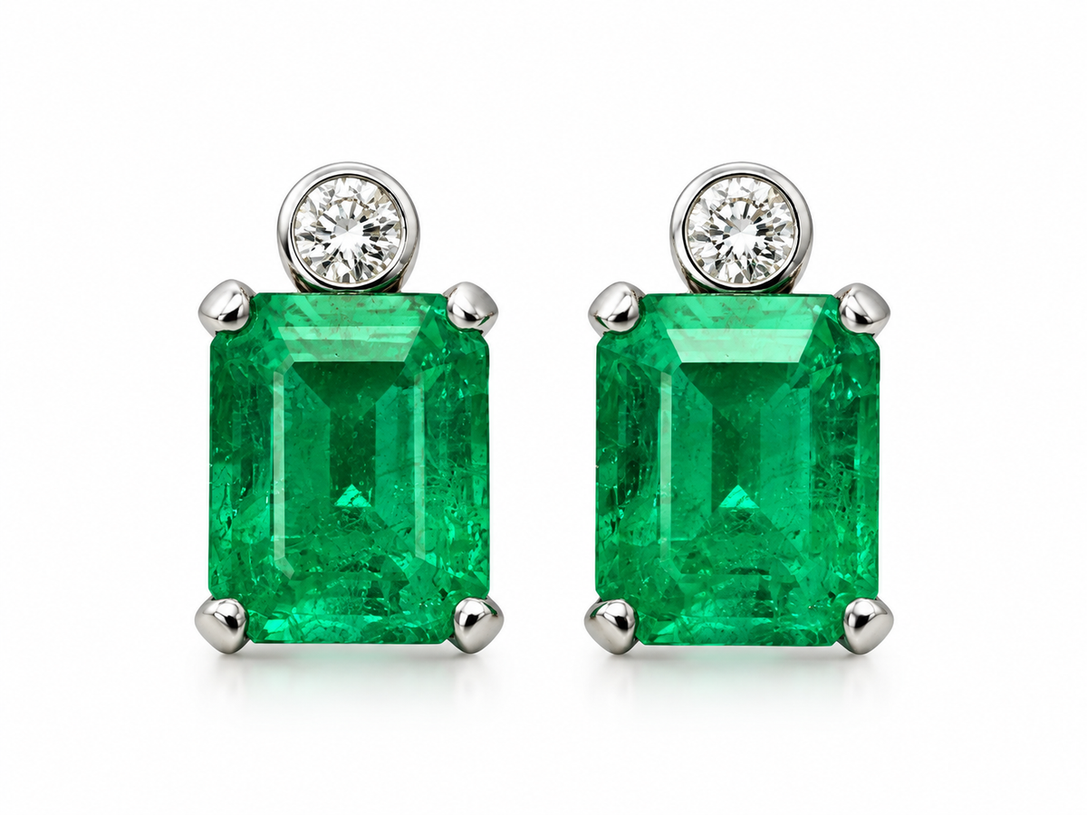 Elegant 18K White Gold Emerald and Diamond Earrings