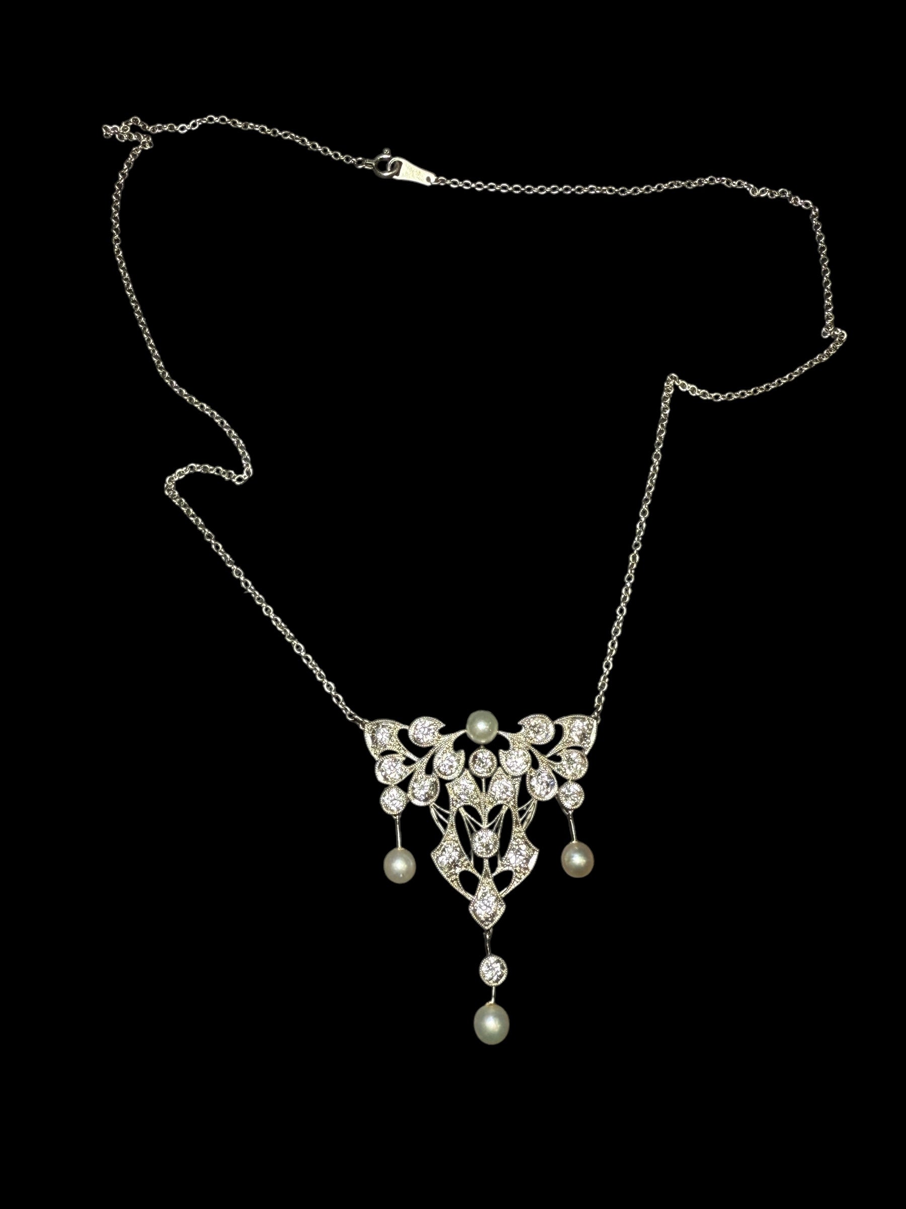 Diamonds and pearls necklace