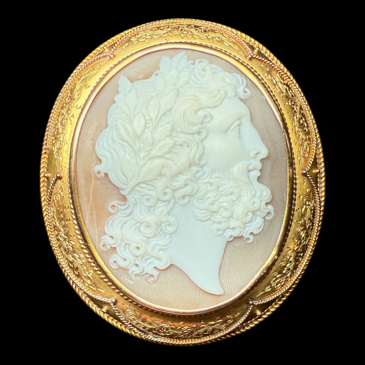 Cameo brooch