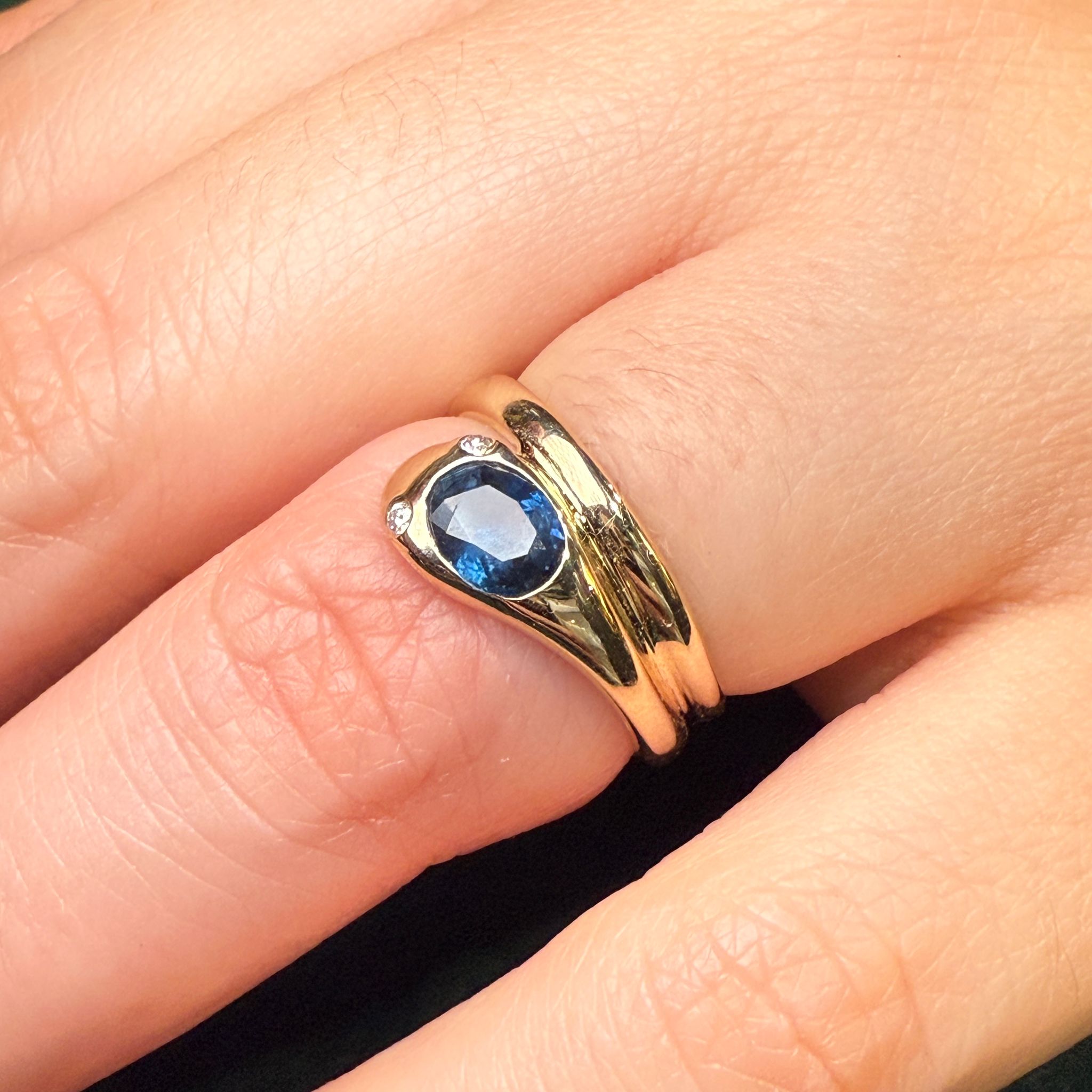 Sapphire snake ring